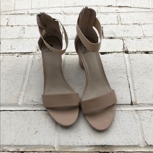 White mountain heels